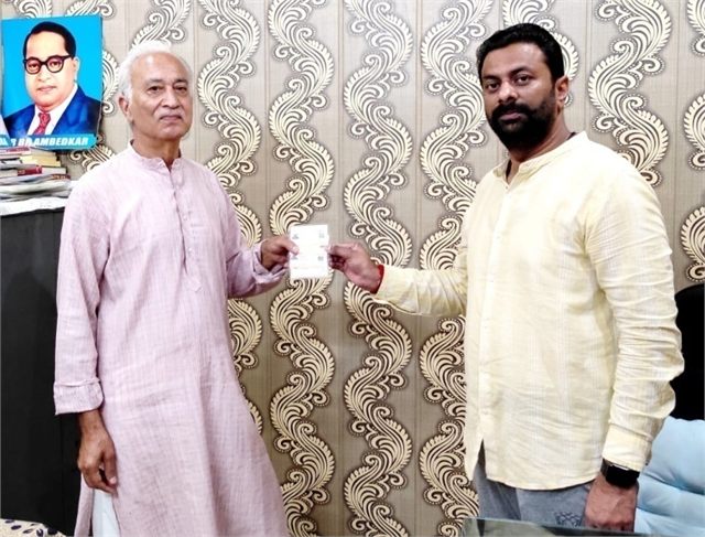 Deputy Commissioner Jammu Anshul Garg IAS along with Director H.M & Planning Vishesh Pal Mahajan (JKAS), Additional Deputy Commissioner Jammu Satish Sharma, DSWO Ajay Salaan (JKAS) inaugurating Ayushman Bharat Camp at DC Office Jammu,The Camp was Organised by Samvedna Society