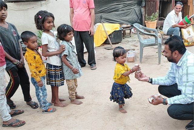 J Uices Distributed To Jhuggi Jhopdi